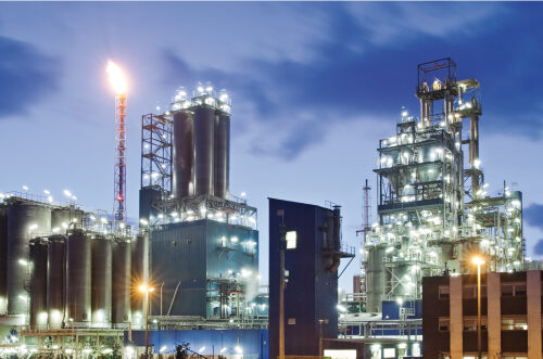 Brindisi, l’Arpa accusa: “Incremento di benzene nell’aria al petrolchimico”