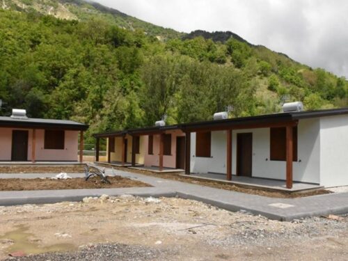 TERREMOTO:  “Spesi quasi 7 mila euro al metro quadro per le casette di legno”