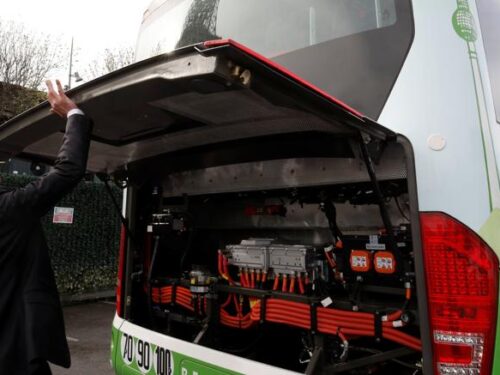 ECONOMIA: Boom dei bus elettrici, a rischio 280mila barili di petrolio al giorno