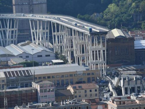 INGEGNERIA: Ponte Morandi, inquietante perizia alla Procura: i costruttori risparmiarono su stralli e guaine
