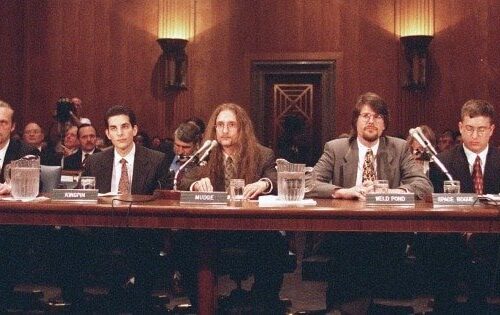 Il gruppo hacker LOpht, nel 1998 predisse il futuro di internet, ma gli USA non li ascoltarono.