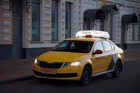 Mosca in tilt, centinaia di taxi chiamati allo stesso indirizzo: attacco hacker
