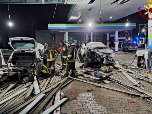 Bologna, scoppia bombola a metano di un’auto durante il rifornimento: ferito gravemente il conducente